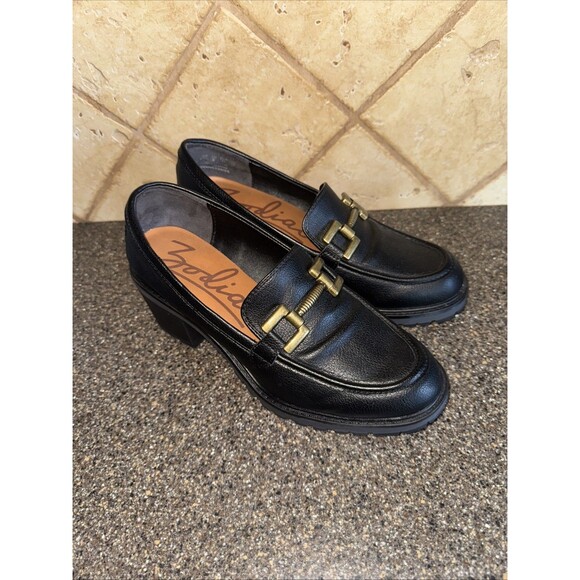 Zodiac Women's Gemma Hardware Lug Sole Loafers Black Women's Size 8.5 - Picture 3 of 5